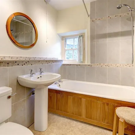 Quaint Holiday In Loughrigg With Large Private Garden *