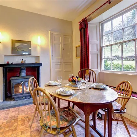 Vakantiehuis Quaint Holiday In Loughrigg With Large Private Garden *