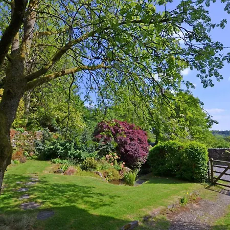 Vakantiehuis Quaint Holiday In Loughrigg With Large Private Garden